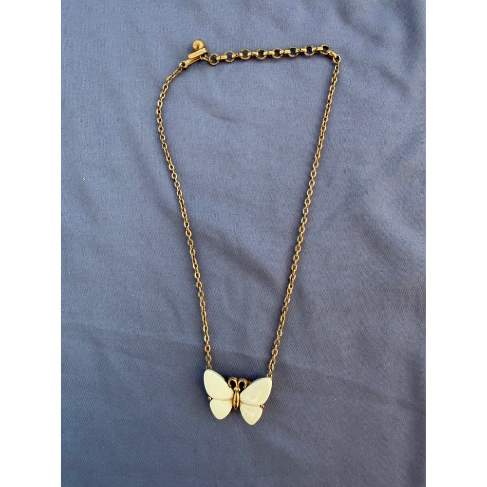 Vintage Crown Trifari Lucite Butterfly Pendant Necklace Gold Tone Signed 16.5"